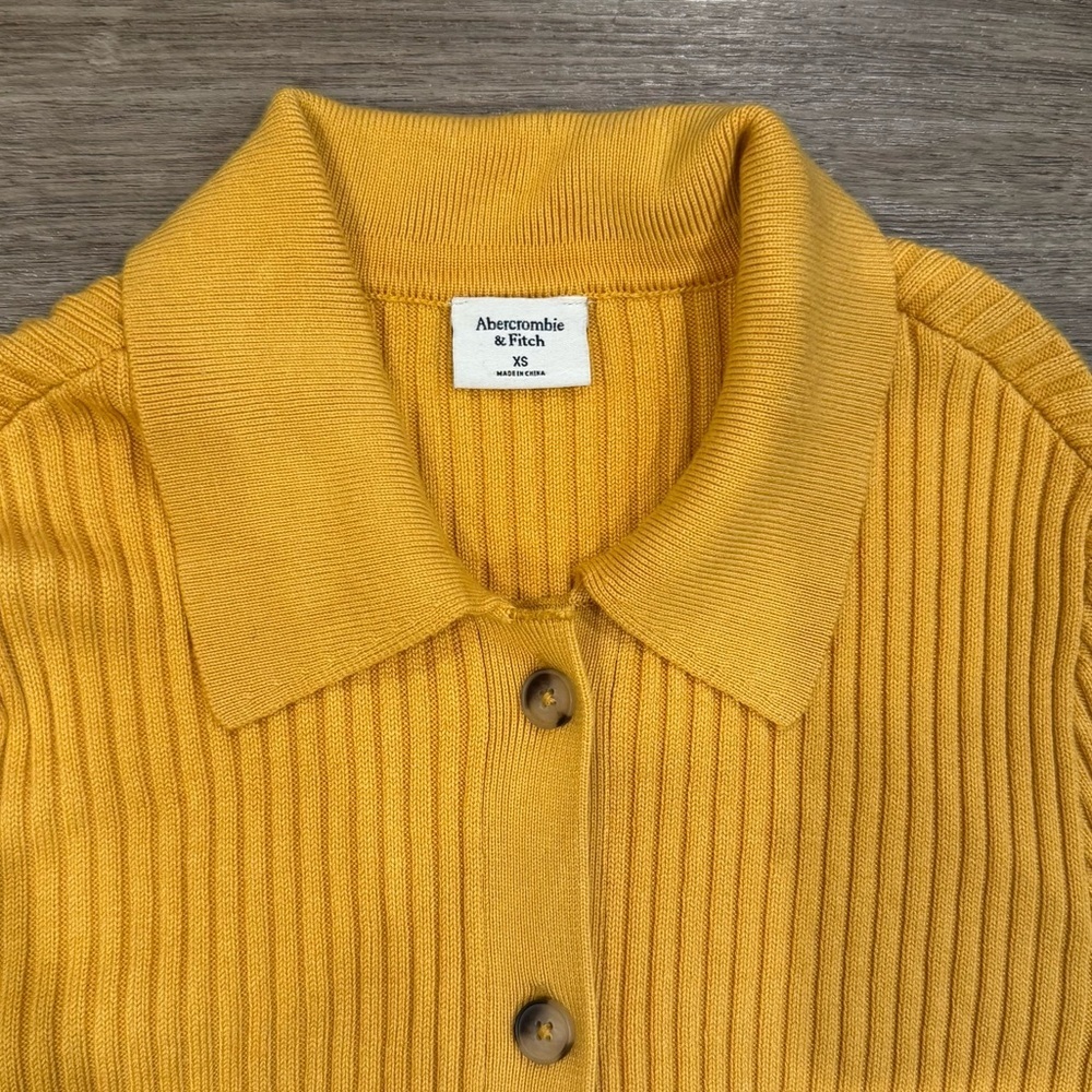 NWOT Abercrombie & Fitch Mustard Yellow Long Sleeve Cardigan Ribbed Top Size XS - Picture 2 of 7